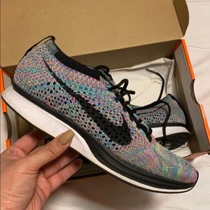 NIKE FLYKNIT RACERS